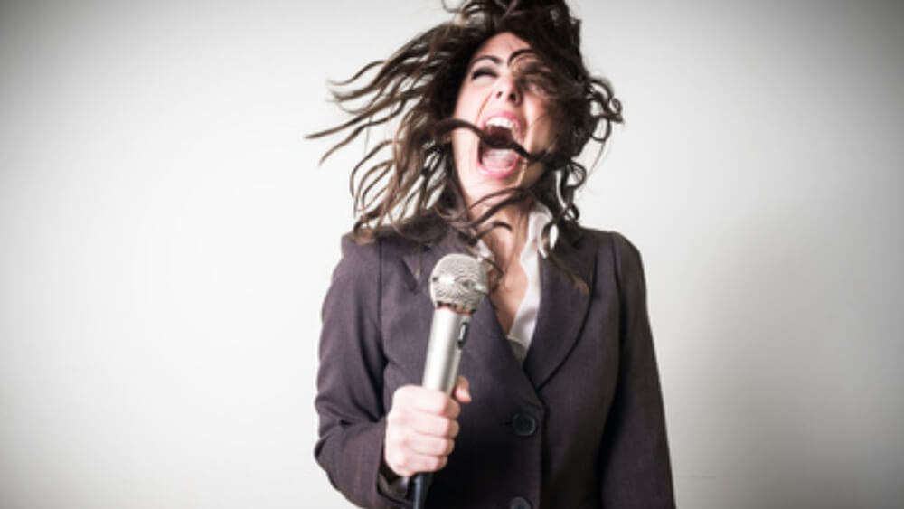6 Conseils pour ne plus forcer votre voix en répète !
